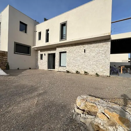 Nomade Proche De Cannes Bed and breakfast